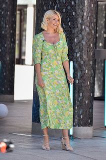 Holly Willoughby feet photo thumbnail