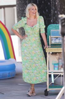 Holly Willoughby feet photo thumbnail