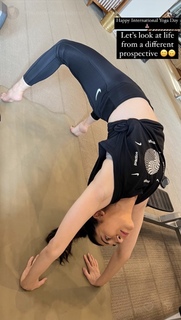 Karisma Kapoor feet photo thumbnail