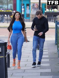 Chloe Ferry feet photo thumbnail