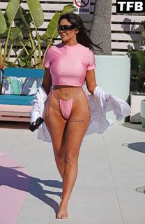 Chloe Ferry feet photo thumbnail