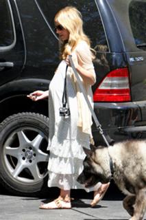 Sarah Michelle Gellar feet photo thumbnail