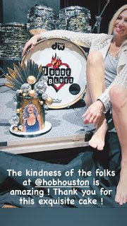 Debbie Gibson feet photo thumbnail