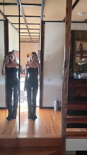 Alexis Ren feet photo thumbnail