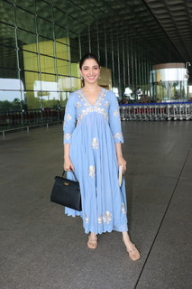 Tamannaah Bhatia feet photo thumbnail