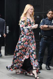 Evan Rachel Wood feet photo thumbnail