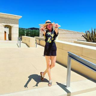 Katie Cassidy feet photo thumbnail