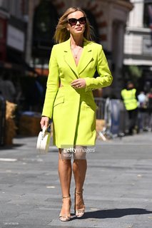 Amanda Holden feet photo thumbnail