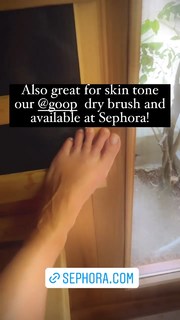 Gwyneth Paltrow feet photo thumbnail