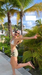 Olivia Culpo feet photo thumbnail