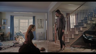 Elizabeth Olsen feet photo thumbnail