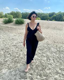 Anna Popek feet photo thumbnail