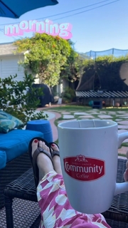 Angela Kinsey feet photo thumbnail