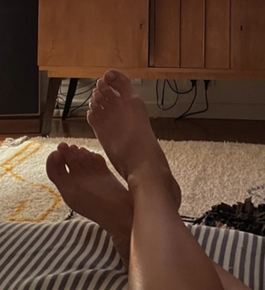 Marta Wierzbicka feet photo thumbnail