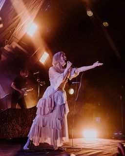 Aurora Aksnes feet photo thumbnail