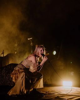 Aurora Aksnes feet photo thumbnail