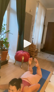 Anna Popek feet photo thumbnail