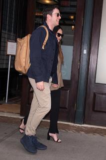 Olivia Munn feet photo thumbnail