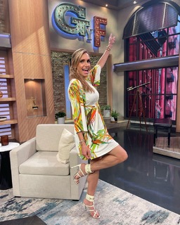 Lili Estefan feet photo thumbnail