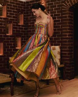 Taapsee Pannu feet photo thumbnail