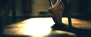 Emma Roberts feet photo thumbnail