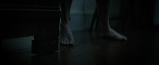Emma Roberts feet photo thumbnail