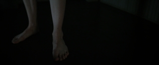 Emma Roberts feet photo thumbnail