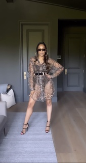 Tia Mowry feet photo thumbnail