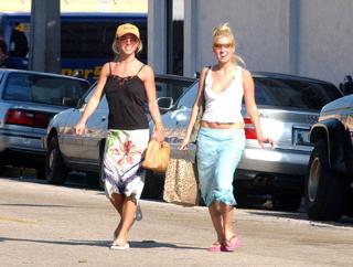 Britney Spears feet photo thumbnail