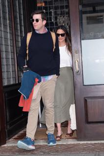 Olivia Munn feet photo thumbnail