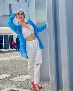 Laura González feet photo thumbnail