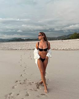 Kara Del Toro feet photo thumbnail