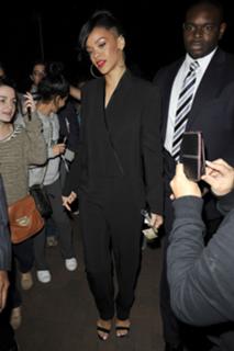 Rihanna feet photo thumbnail