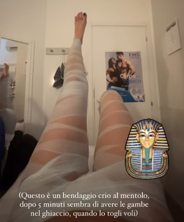 Valentina Vignali feet photo thumbnail