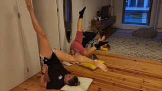 Rachel Ballinger feet photo thumbnail