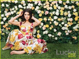 Ashley Greene feet photo thumbnail