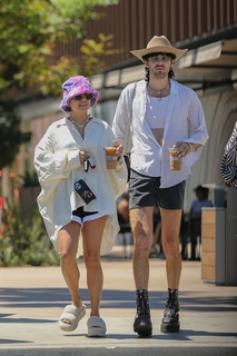 Vanessa Hudgens feet photo thumbnail