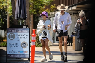 Vanessa Hudgens feet photo thumbnail