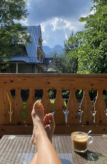 Karolina Kowalkiewicz feet photo thumbnail