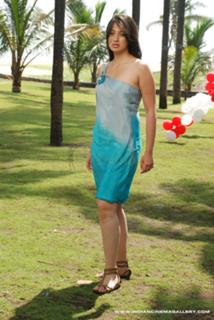 Raai Laxmi feet photo thumbnail