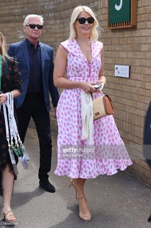 Holly Willoughby feet photo thumbnail