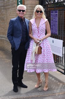 Holly Willoughby feet photo thumbnail