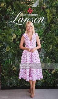 Holly Willoughby feet photo thumbnail