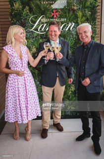 Holly Willoughby feet photo thumbnail