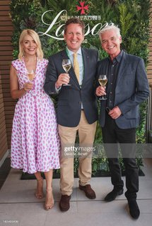 Holly Willoughby feet photo thumbnail