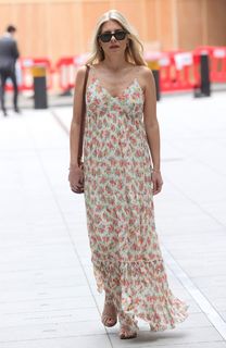 Mollie King feet photo thumbnail