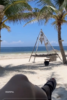 Katheryn Winnick feet photo thumbnail