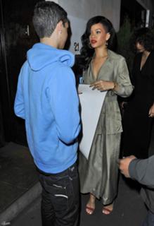 Rihanna feet photo thumbnail