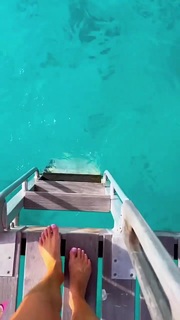 Karolina Pisarek feet photo thumbnail