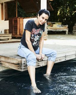 Catherine Bell feet photo thumbnail